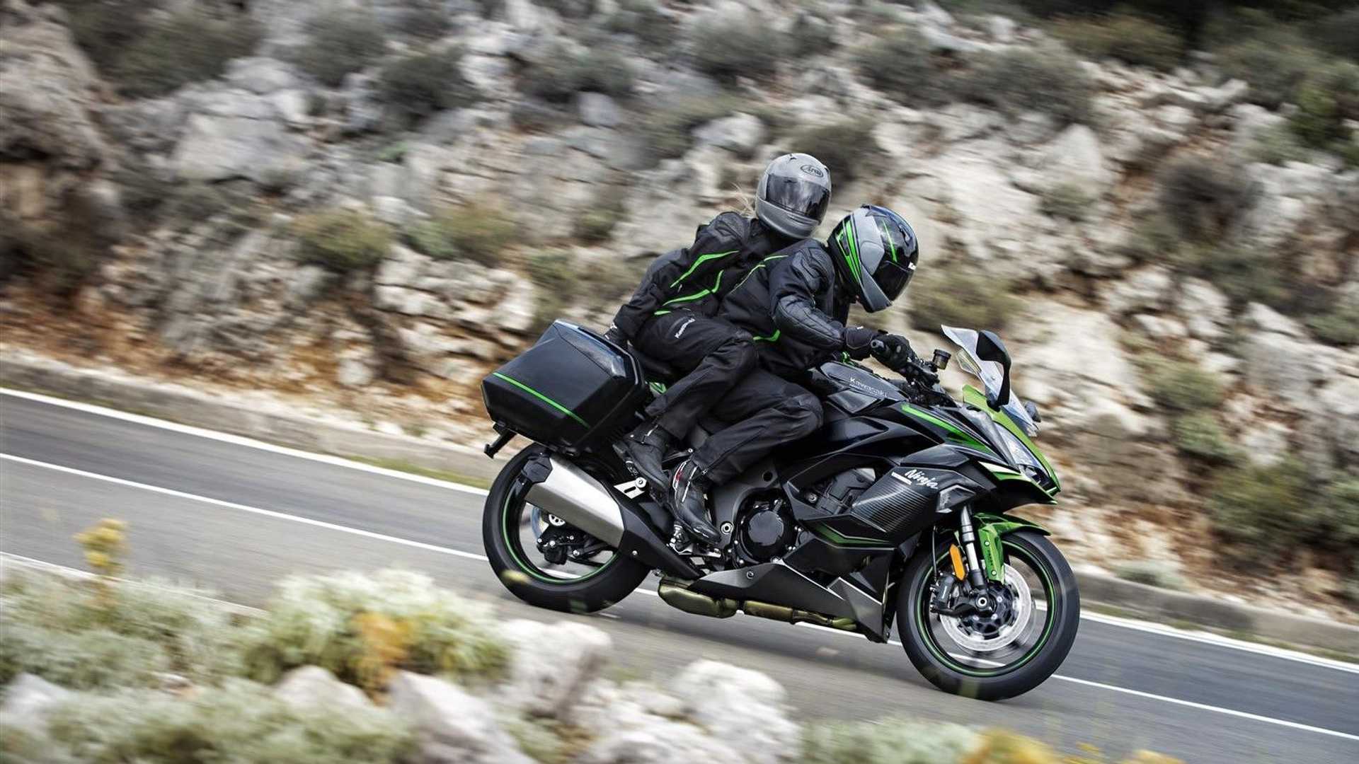 Kawasaki tinh tế cải tiến Ninja 1000SX SportTourer cho năm 2022